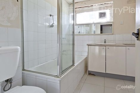 Property photo of 2/6 St James Avenue Springvale VIC 3171