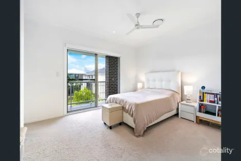 Property photo of 10 Lime Street Helensvale QLD 4212