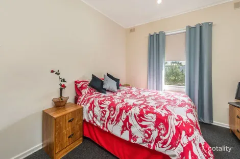 Property photo of 2 Peart Crescent Murray Bridge SA 5253