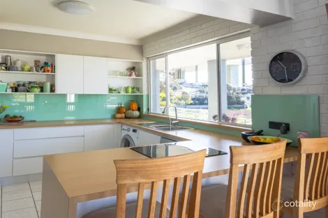 1/3 Warbler Cres, North Narooma, NSW 2546