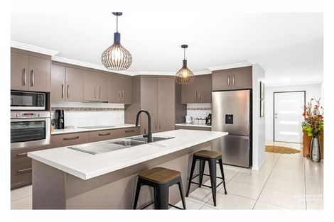 Property photo of 15 Violet Drive Gracemere QLD 4702