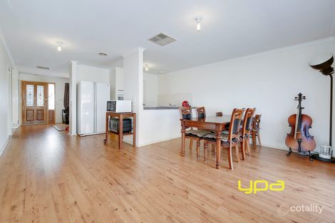 Property photo of 2 Matthews Crescent Roxburgh Park VIC 3064