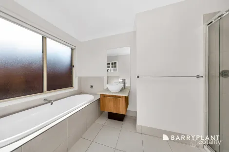 Property photo of 4 Jezwing Avenue South Morang VIC 3752
