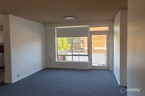 Property photo of 27 Mascot Drive Eastlakes NSW 2018