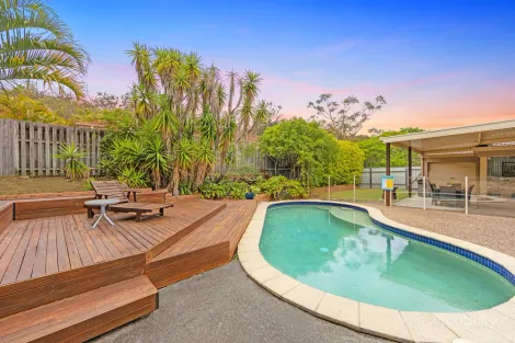 4 Woodbine Ct, Parkwood, QLD 4214