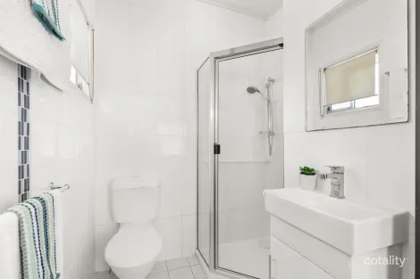 Property photo of 52 Waterview Avenue Wynnum QLD 4178