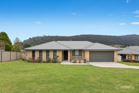 Property photo of 17 Henderson Place Lithgow NSW 2790