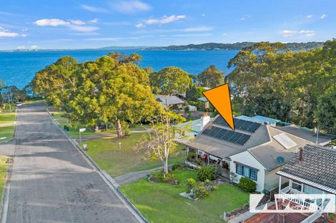 Property photo of 9 Bolton Point Road Bolton Point NSW 2283