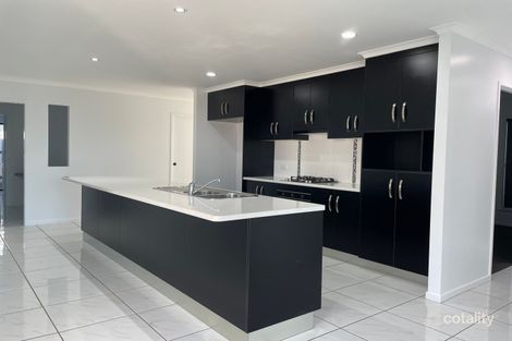 Property photo of 71 Canecutters Drive Ooralea QLD 4740
