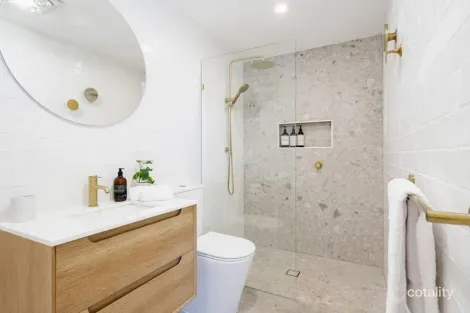 Property photo of 10 Fifth Avenue Rosebud VIC 3939