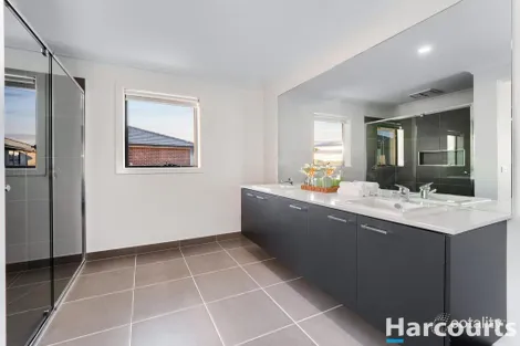 Property photo of 3 Brodribb Road Clyde North VIC 3978