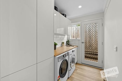 Property photo of 18 Brent Close Berwick VIC 3806