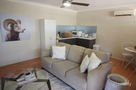 Property photo of 42 Willow Tree Place Springvale NSW 2650