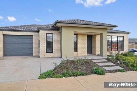 Property photo of 1 Arkins Circuit Tarneit VIC 3029