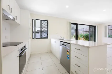 Property photo of 28 Arrowsmith Crescent Ormeau Hills QLD 4208