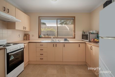 Property photo of 1/6 Carisbrooke Close Bomaderry NSW 2541