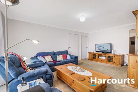 Property photo of 11 Maltravers Crescent Cranbourne North VIC 3977