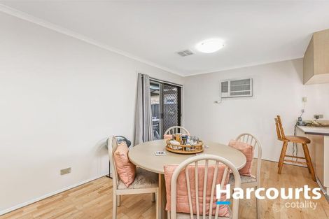 Property photo of 11 Maltravers Crescent Cranbourne North VIC 3977