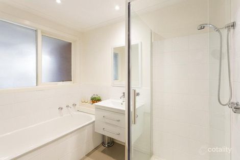 Property photo of 17 Rivergum Place Keysborough VIC 3173