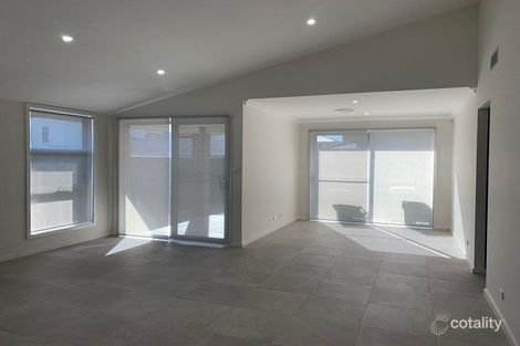 Property photo of 15 Storksbill Avenue Denham Court NSW 2565