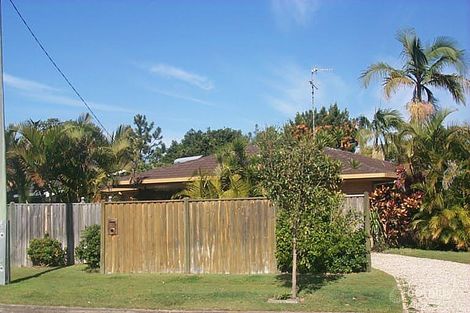 25 Boongala Rd, Broadbeach Waters, QLD 4218