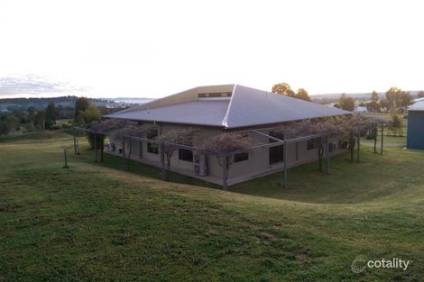 Property photo of 18 Willow Tree Place Springvale NSW 2650