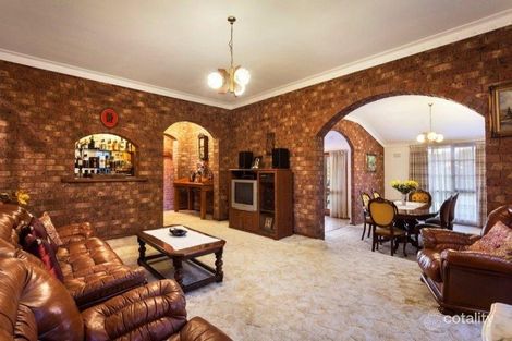Property photo of 42 Manatunga Circuit Greensborough VIC 3088