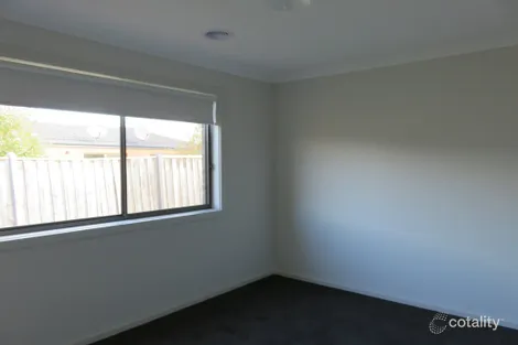 Property photo of 19 Lam Way Brookfield VIC 3338