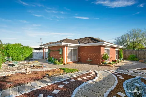 Property photo of 2 Trembath Court Altona Meadows VIC 3028
