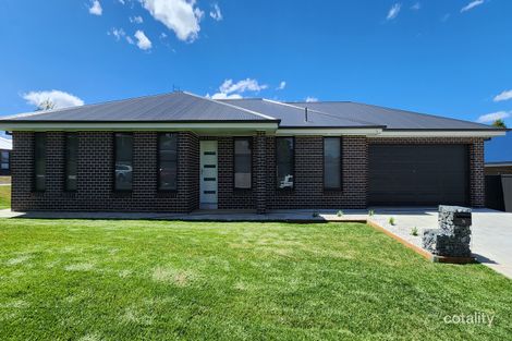 7a Streatfeild Cl, Blayney, NSW 2799