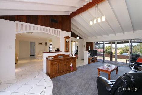 Property photo of 5 Dalby Court Willetton WA 6155