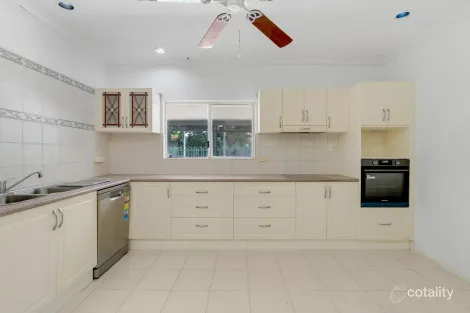 Property photo of 48 Endeavour Road Clifton Beach QLD 4879
