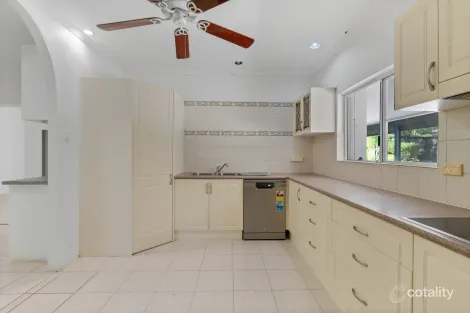 Property photo of 48 Endeavour Road Clifton Beach QLD 4879