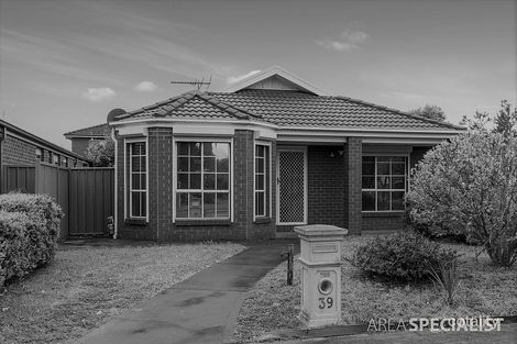 Property photo of 39 Goulburn Circuit Caroline Springs VIC 3023