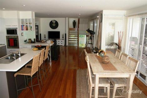 Property photo of 18 Bluff Road Emerald Beach NSW 2456