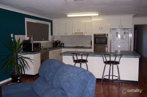 Property photo of 4 Honeysuckle Place Lake Albert NSW 2650