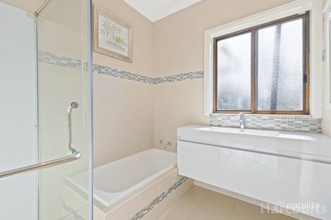 Property photo of 10 Somerville Court Moe VIC 3825