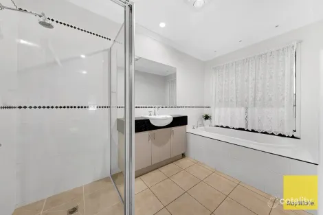 Property photo of 12 Rainone Place Tarneit VIC 3029