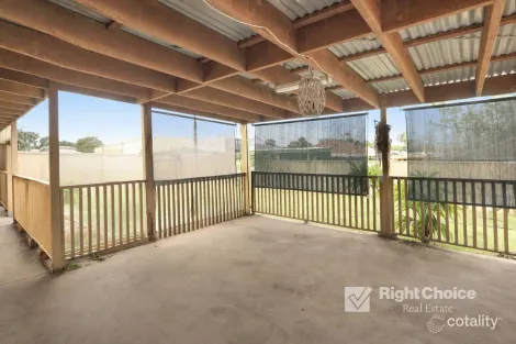 Property photo of 13 Mayfield Circuit Albion Park NSW 2527