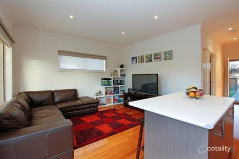 Property photo of 2/38 Hughes Parade Reservoir VIC 3073
