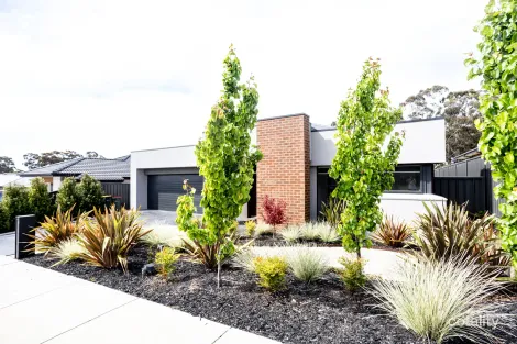Property photo of 17 Grand View Drive McKenzie Hill VIC 3451