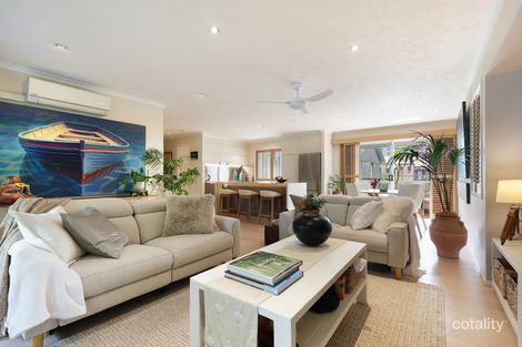 8/28 CRONIN AVE, MAIN BEACH, QLD 4217