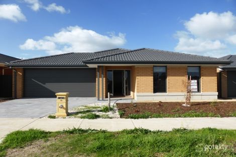Property photo of 16 Risdon Circuit Tarneit VIC 3029
