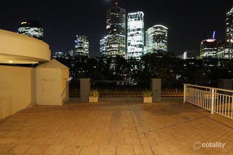 Property photo of 407/36 Macdonald Street Kangaroo Point QLD 4169