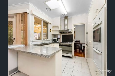 Property photo of 8 Harrow Court Doncaster VIC 3108