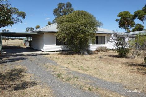 32 Fensomes Rd, Warracknabeal, VIC 3393