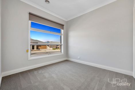 Property photo of 11 Lawrence Avenue Harkness VIC 3337