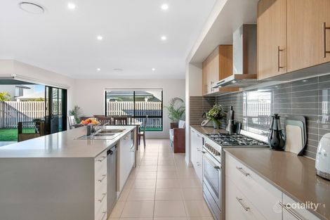Property photo of 5 Amazon Circuit Helensvale QLD 4212