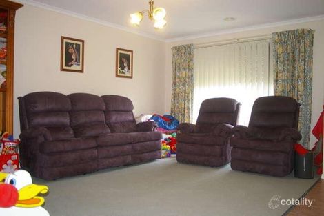 Property photo of 5 New England Way Narre Warren VIC 3805