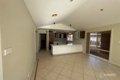 Property photo of 14 Macadamia Close Jerrabomberra NSW 2619